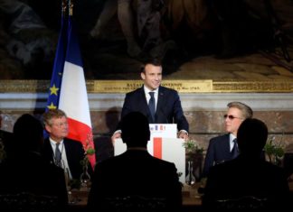Macron reçoit 140 chefs d’entreprises à Versailles… 3.5 milliards d’euros d’investissement à la clé !