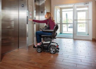Pride Mobility Products : Le spécialiste du fauteuil roulant électrique au service de la mobilité dans votre entreprise