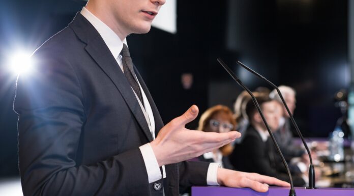 Jérôme Lacour Conseil : Ne laissez plus la prise de parole en public gâcher votre quotidien et freiner votre carrière