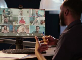 Une étude de Jabra révèle que la Gen Z et les milléniaux se sentent les plus exclus dans les réunions hybrides