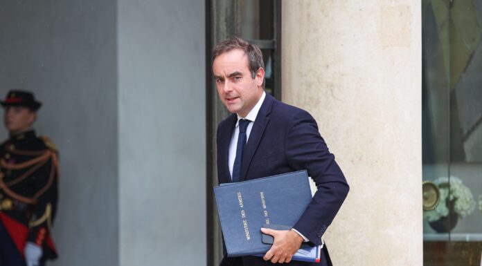 Crise politique : les Chambres de Commerce françaises redoutent une paralysie économique durable