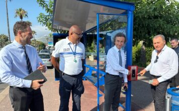 JCDecaux : À Villeneuve-Loubet, les Abribus® deviennent des abris protecteurs avec des points contact secours